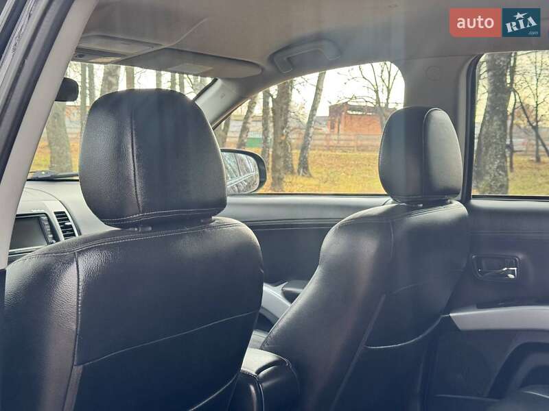 Позашляховик / Кросовер Mitsubishi Outlander 2011 в Охтирці