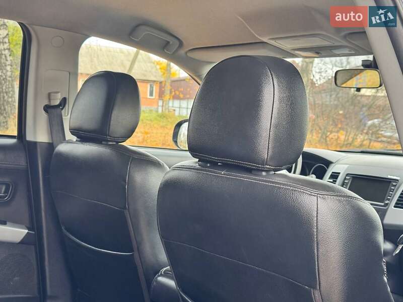 Позашляховик / Кросовер Mitsubishi Outlander 2011 в Охтирці