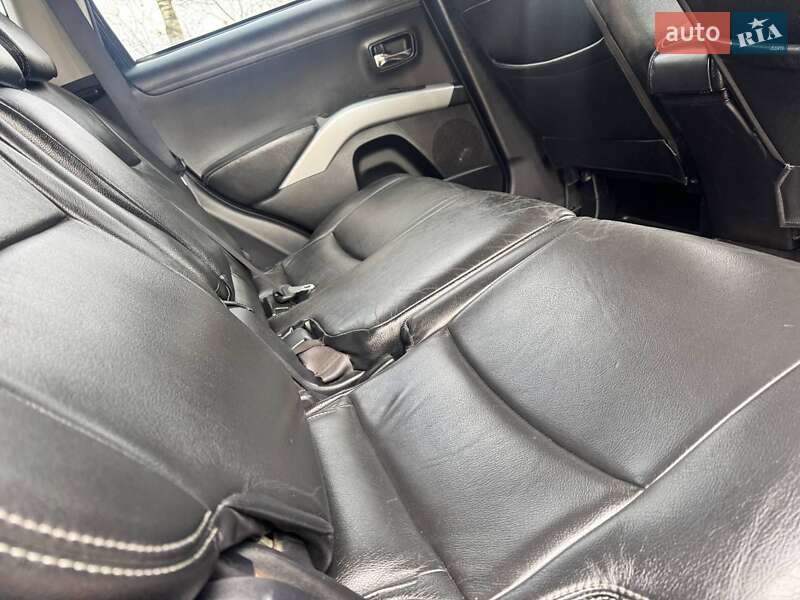 Позашляховик / Кросовер Mitsubishi Outlander 2011 в Охтирці