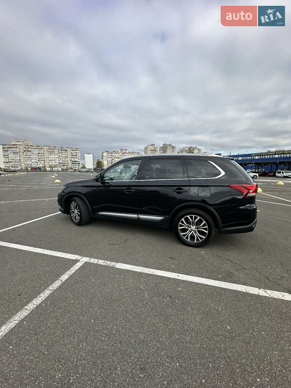 Внедорожник / Кроссовер Mitsubishi Outlander 2017 в Киеве фото 3 Внедорожник / Кроссовер Mitsubishi Outlander 2017 в Киеве