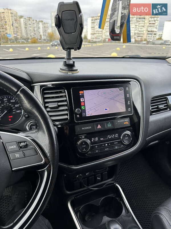 Внедорожник / Кроссовер Mitsubishi Outlander 2017 в Киеве фото 10 Внедорожник / Кроссовер Mitsubishi Outlander 2017 в Киеве