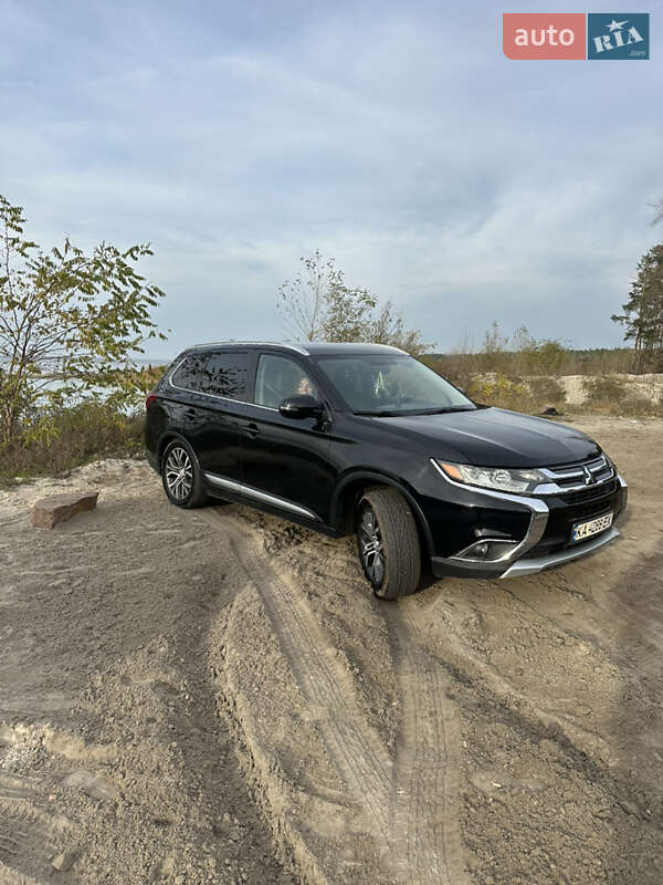 Внедорожник / Кроссовер Mitsubishi Outlander 2017 в Киеве фото 34 Внедорожник / Кроссовер Mitsubishi Outlander 2017 в Киеве