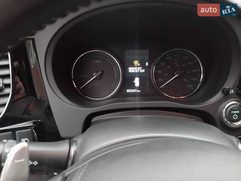 Внедорожник / Кроссовер Mitsubishi Outlander 2019 в Киеве