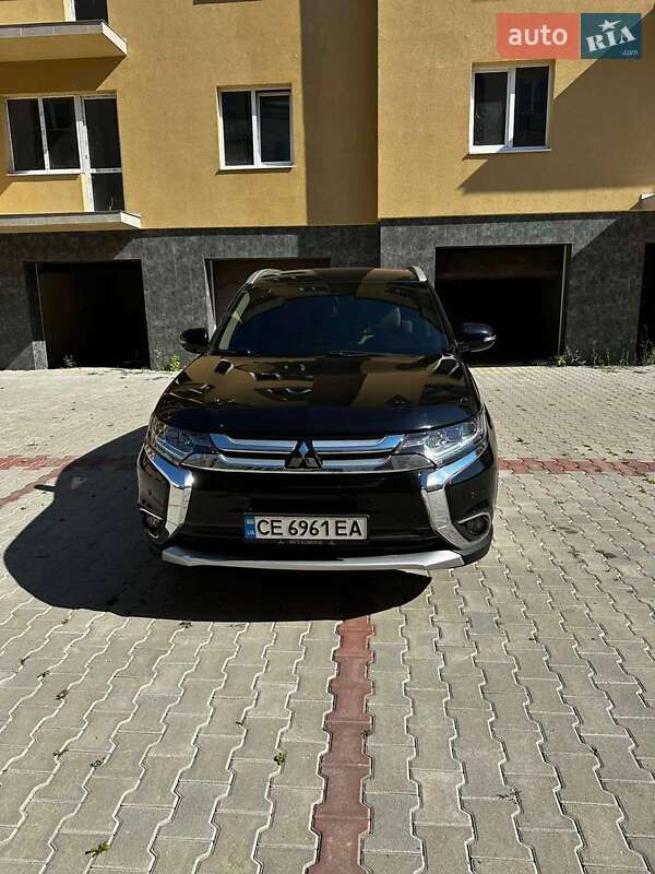 Внедорожник / Кроссовер Mitsubishi Outlander 2015 в Черновцах