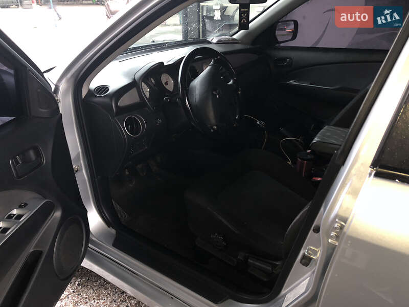 Внедорожник / Кроссовер Mitsubishi Outlander 2008 в Киеве фото 6 Внедорожник / Кроссовер Mitsubishi Outlander 2008 в Киеве