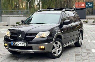 Внедорожник / Кроссовер Mitsubishi Outlander 2005 в Ровно
