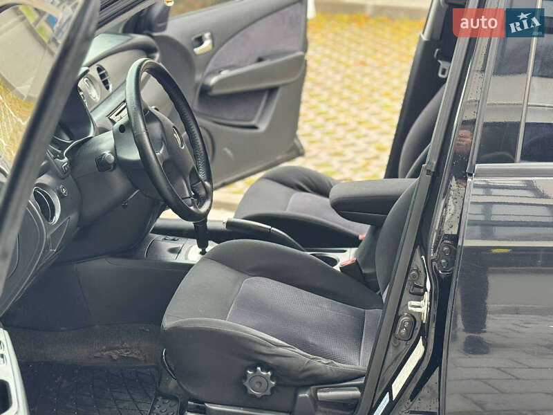 Внедорожник / Кроссовер Mitsubishi Outlander 2005 в Ровно фото 8 Внедорожник / Кроссовер Mitsubishi Outlander 2005 в Ровно