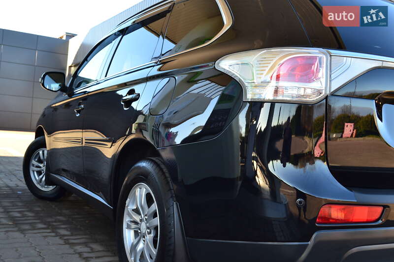 Внедорожник / Кроссовер Mitsubishi Outlander 2013 в Дрогобыче