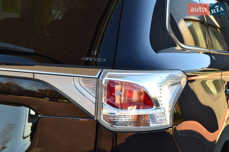 Внедорожник / Кроссовер Mitsubishi Outlander 2013 в Дрогобыче