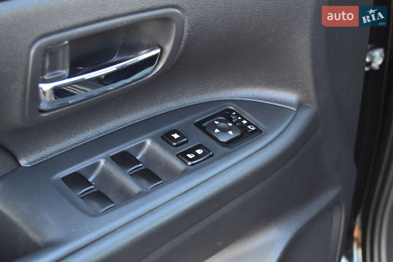 Внедорожник / Кроссовер Mitsubishi Outlander 2013 в Дрогобыче