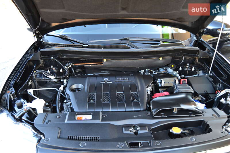 Внедорожник / Кроссовер Mitsubishi Outlander 2013 в Дрогобыче