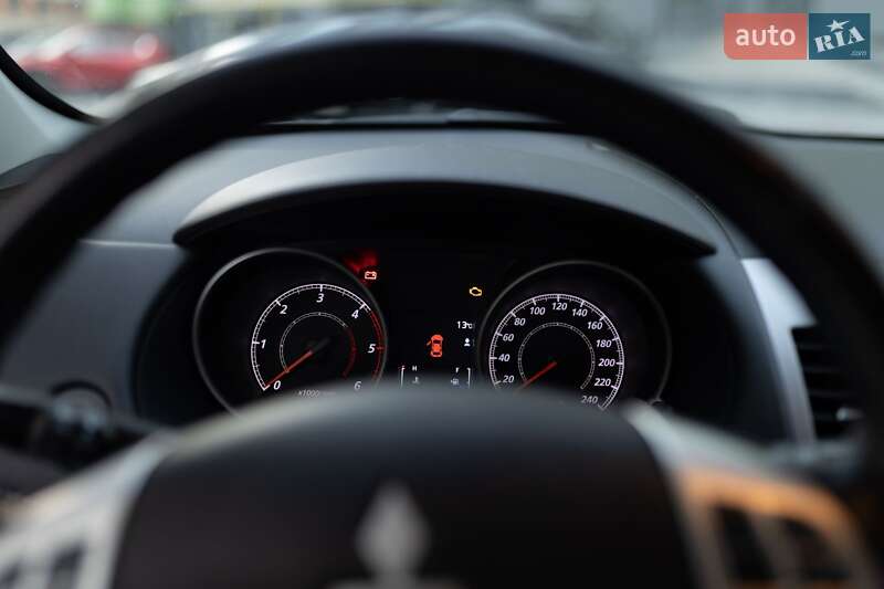 Внедорожник / Кроссовер Mitsubishi Outlander 2011 в Ивано-Франковске фото 11 Внедорожник / Кроссовер Mitsubishi Outlander 2011 в Ивано-Франковске