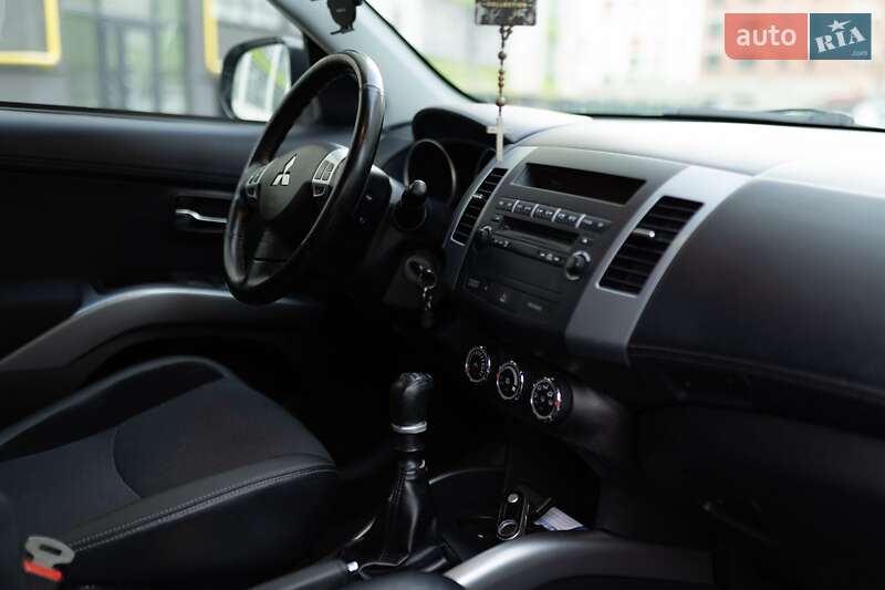 Внедорожник / Кроссовер Mitsubishi Outlander 2011 в Ивано-Франковске фото 31 Внедорожник / Кроссовер Mitsubishi Outlander 2011 в Ивано-Франковске