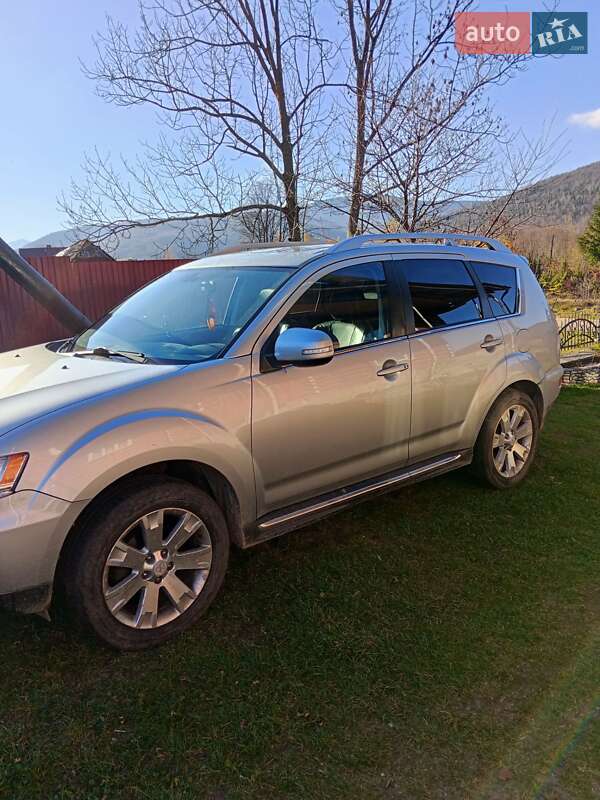 Внедорожник / Кроссовер Mitsubishi Outlander 2010 в Богородчанах