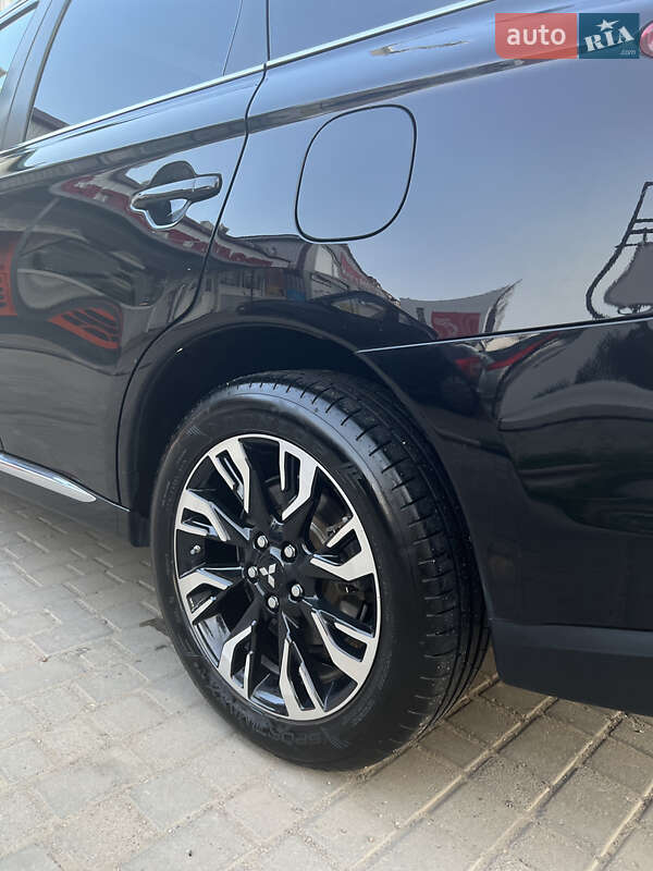 Внедорожник / Кроссовер Mitsubishi Outlander 2018 в Одессе