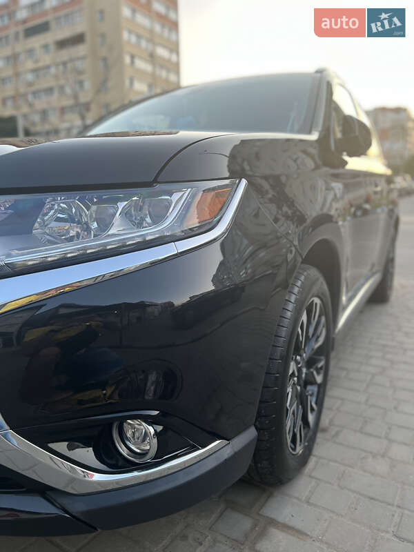 Внедорожник / Кроссовер Mitsubishi Outlander 2018 в Одессе