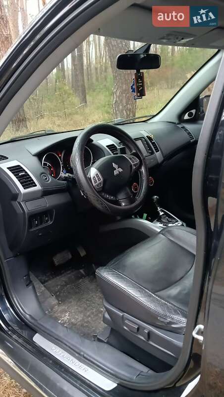 Внедорожник / Кроссовер Mitsubishi Outlander 2010 в Звенигородке фото 3 Внедорожник / Кроссовер Mitsubishi Outlander 2010 в Звенигородке