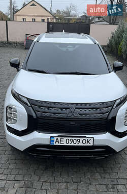 Позашляховик / Кросовер Mitsubishi Outlander 2023 в Дніпрі