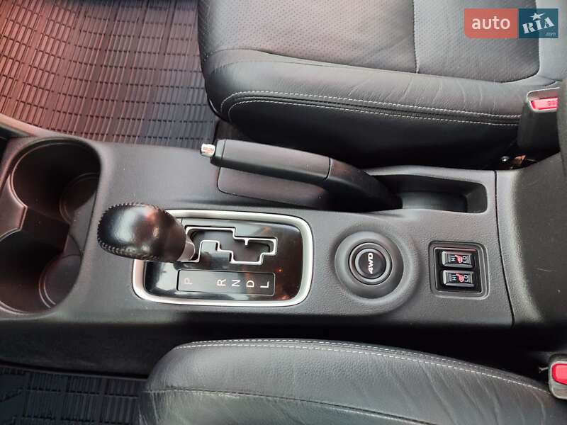 Внедорожник / Кроссовер Mitsubishi Outlander 2013 в Львове