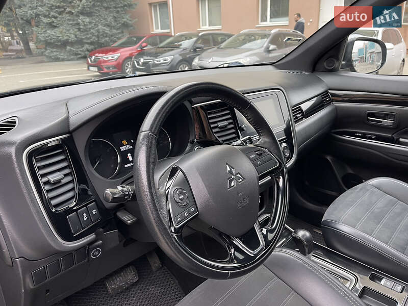 Позашляховик / Кросовер Mitsubishi Outlander 2018 в Чернігові