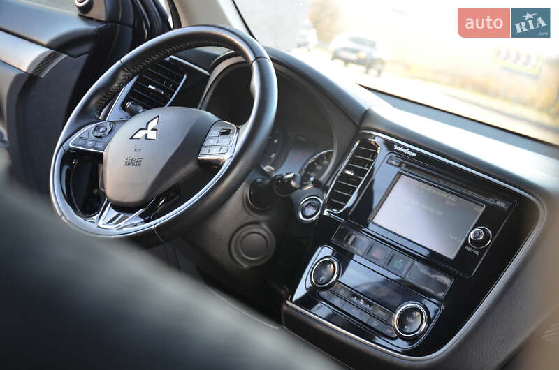 Позашляховик / Кросовер Mitsubishi Outlander 2013 в Дрогобичі фото 55 Позашляховик / Кросовер Mitsubishi Outlander 2013 в Дрогобичі