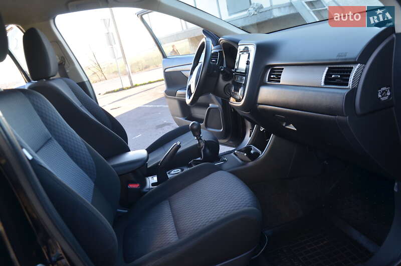 Позашляховик / Кросовер Mitsubishi Outlander 2013 в Дрогобичі фото 60 Позашляховик / Кросовер Mitsubishi Outlander 2013 в Дрогобичі