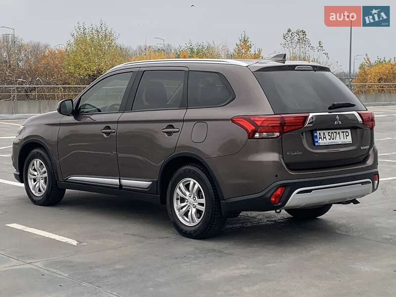 Внедорожник / Кроссовер Mitsubishi Outlander 2018 в Киеве фото 6 Внедорожник / Кроссовер Mitsubishi Outlander 2018 в Киеве