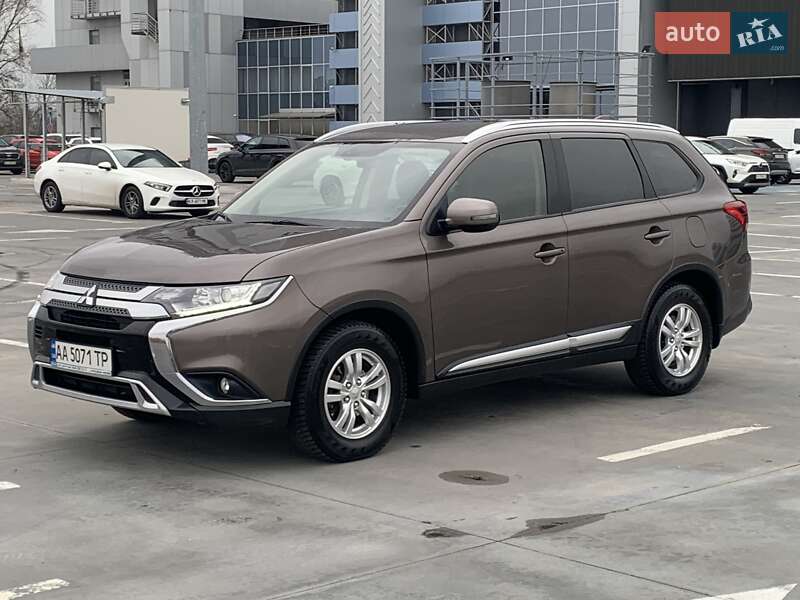 Внедорожник / Кроссовер Mitsubishi Outlander 2018 в Киеве фото 5 Внедорожник / Кроссовер Mitsubishi Outlander 2018 в Киеве