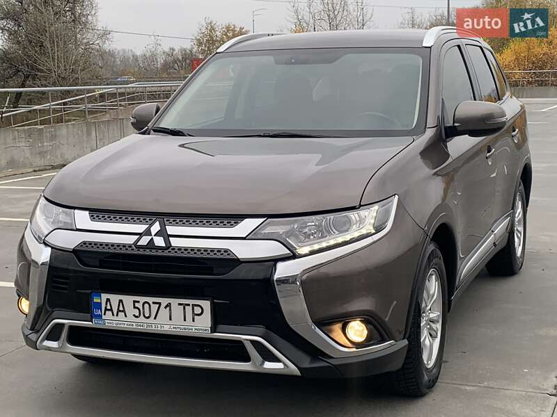 Внедорожник / Кроссовер Mitsubishi Outlander 2018 в Киеве фото 19 Внедорожник / Кроссовер Mitsubishi Outlander 2018 в Киеве