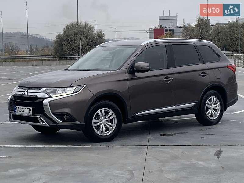 Внедорожник / Кроссовер Mitsubishi Outlander 2018 в Киеве фото 38 Внедорожник / Кроссовер Mitsubishi Outlander 2018 в Киеве