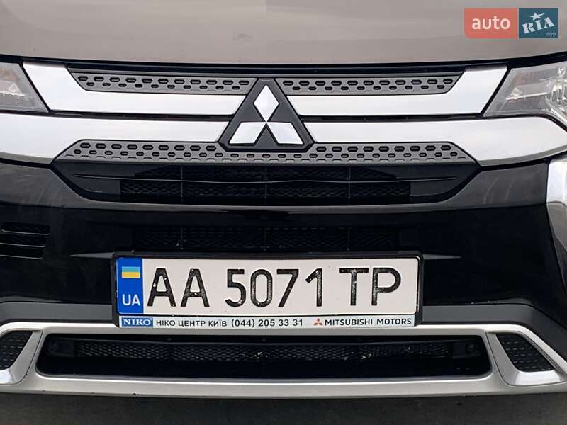 Внедорожник / Кроссовер Mitsubishi Outlander 2018 в Киеве фото 50 Внедорожник / Кроссовер Mitsubishi Outlander 2018 в Киеве