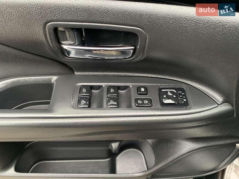 Внедорожник / Кроссовер Mitsubishi Outlander 2018 в Киеве фото 71 Внедорожник / Кроссовер Mitsubishi Outlander 2018 в Киеве