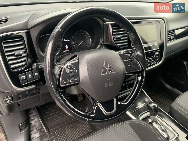 Внедорожник / Кроссовер Mitsubishi Outlander 2018 в Киеве фото 76 Внедорожник / Кроссовер Mitsubishi Outlander 2018 в Киеве