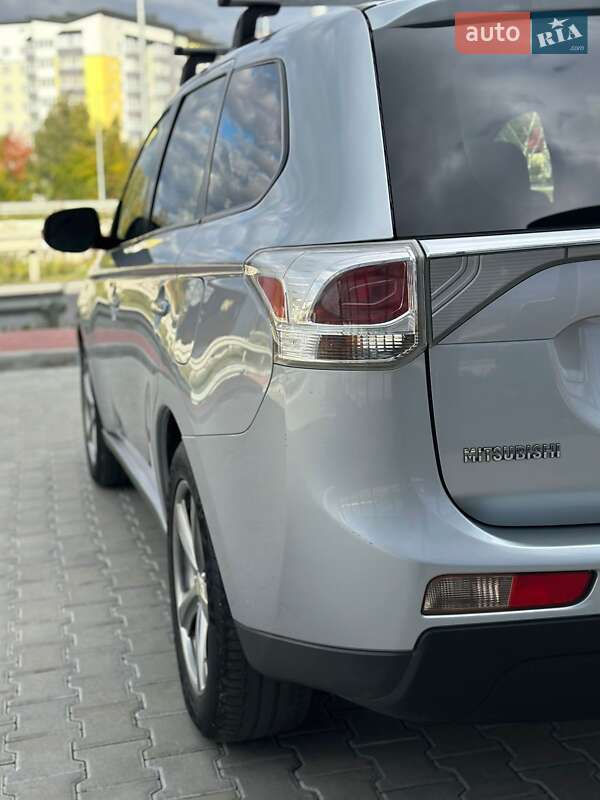 Позашляховик / Кросовер Mitsubishi Outlander 2013 в Тернополі фото 12 Позашляховик / Кросовер Mitsubishi Outlander 2013 в Тернополі