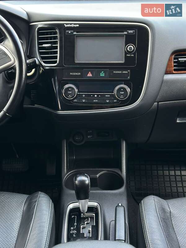 Позашляховик / Кросовер Mitsubishi Outlander 2013 в Тернополі фото 38 Позашляховик / Кросовер Mitsubishi Outlander 2013 в Тернополі