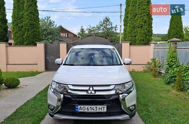 Внедорожник / Кроссовер Mitsubishi Outlander 2016 в Ужгороде