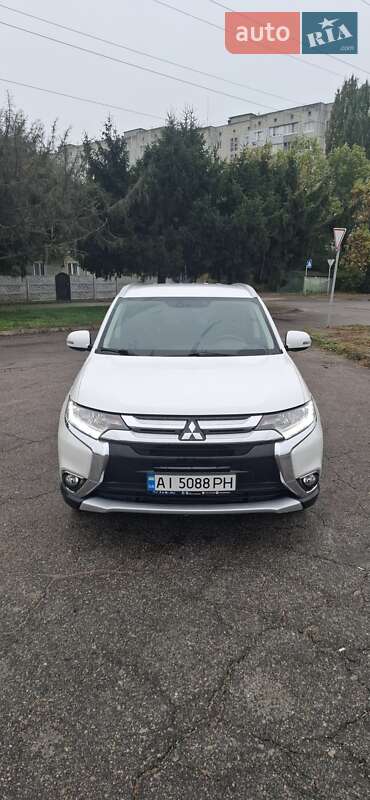 Позашляховик / Кросовер Mitsubishi Outlander 2015 в Білій Церкві