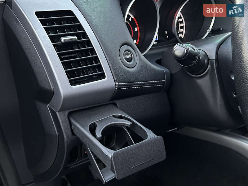 Позашляховик / Кросовер Mitsubishi Outlander 2012 в Ковелі фото 63 Позашляховик / Кросовер Mitsubishi Outlander 2012 в Ковелі
