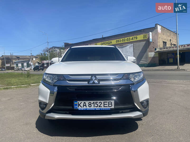 Внедорожник / Кроссовер Mitsubishi Outlander 2015 в Киеве