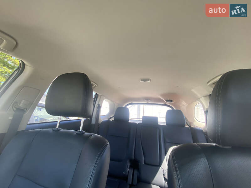 Внедорожник / Кроссовер Mitsubishi Outlander 2015 в Киеве