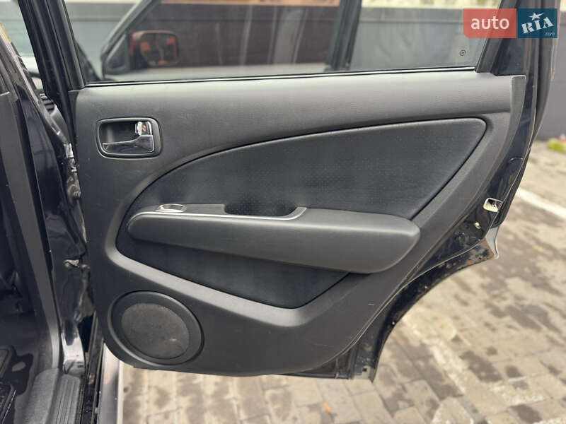 Внедорожник / Кроссовер Mitsubishi Outlander 2006 в Киеве фото 47 Внедорожник / Кроссовер Mitsubishi Outlander 2006 в Киеве