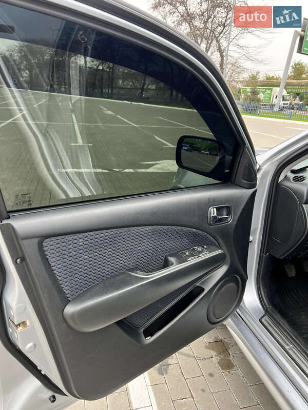 Позашляховик / Кросовер Mitsubishi Outlander 2008 в Одесі фото 9 Позашляховик / Кросовер Mitsubishi Outlander 2008 в Одесі