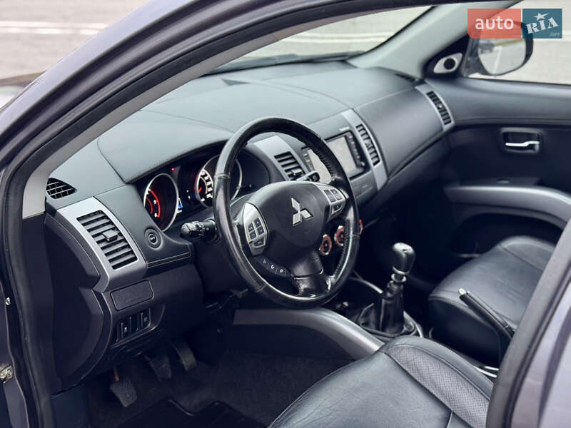 Внедорожник / Кроссовер Mitsubishi Outlander 2011 в Полтаве