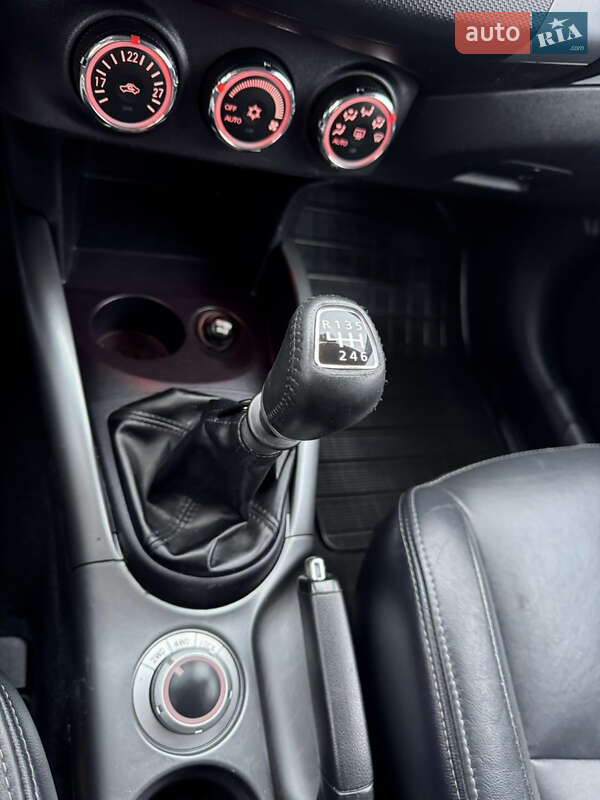 Внедорожник / Кроссовер Mitsubishi Outlander 2011 в Полтаве