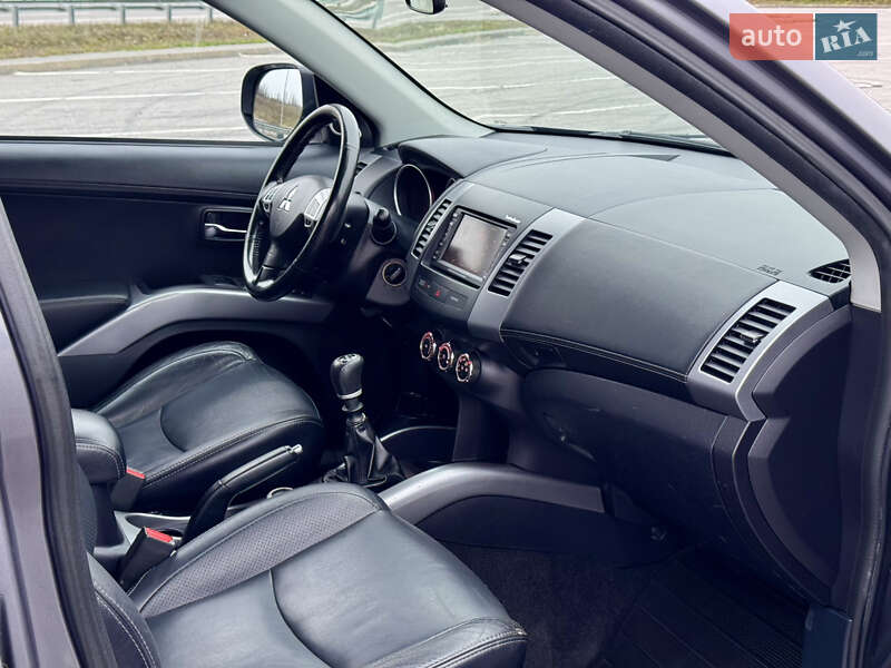 Внедорожник / Кроссовер Mitsubishi Outlander 2011 в Полтаве