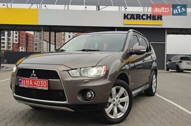 Позашляховик / Кросовер Mitsubishi Outlander 2011 в Луцьку