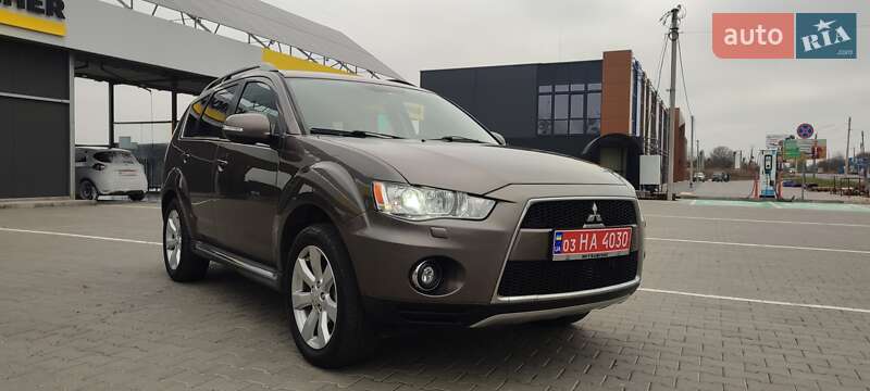Внедорожник / Кроссовер Mitsubishi Outlander 2011 в Луцке фото 8 Внедорожник / Кроссовер Mitsubishi Outlander 2011 в Луцке