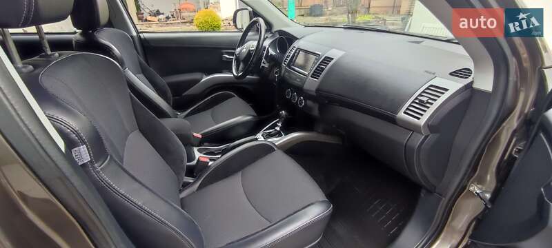 Внедорожник / Кроссовер Mitsubishi Outlander 2011 в Луцке фото 18 Внедорожник / Кроссовер Mitsubishi Outlander 2011 в Луцке