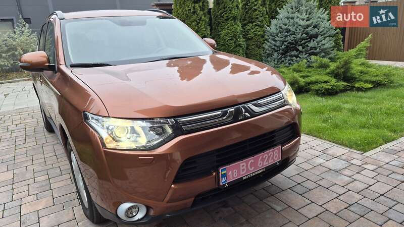 Внедорожник / Кроссовер Mitsubishi Outlander 2013 в Ровно фото 60 Внедорожник / Кроссовер Mitsubishi Outlander 2013 в Ровно