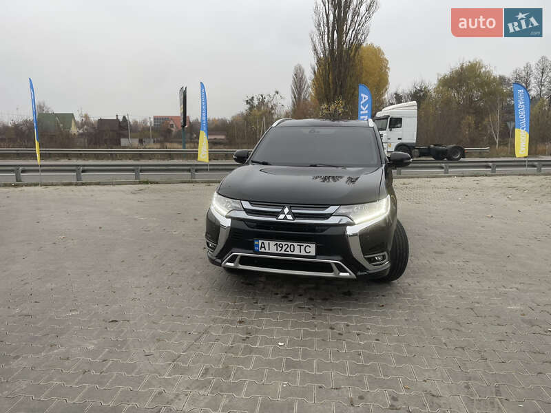 Позашляховик / Кросовер Mitsubishi Outlander 2016 в Києві фото Позашляховик / Кросовер Mitsubishi Outlander 2016 в Києві